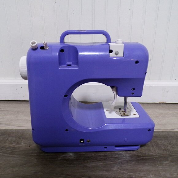 Pixie The Craft Singer Sewing Machine - Picture 3 of 4